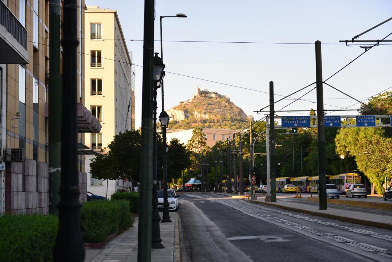 26 Amalias Hotel Atenas Exterior foto
